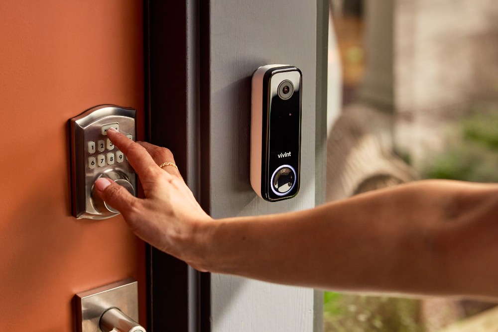 The 2026 Smart Lock Security guide: AI-Driven Authentication & Keyless Entry Trends